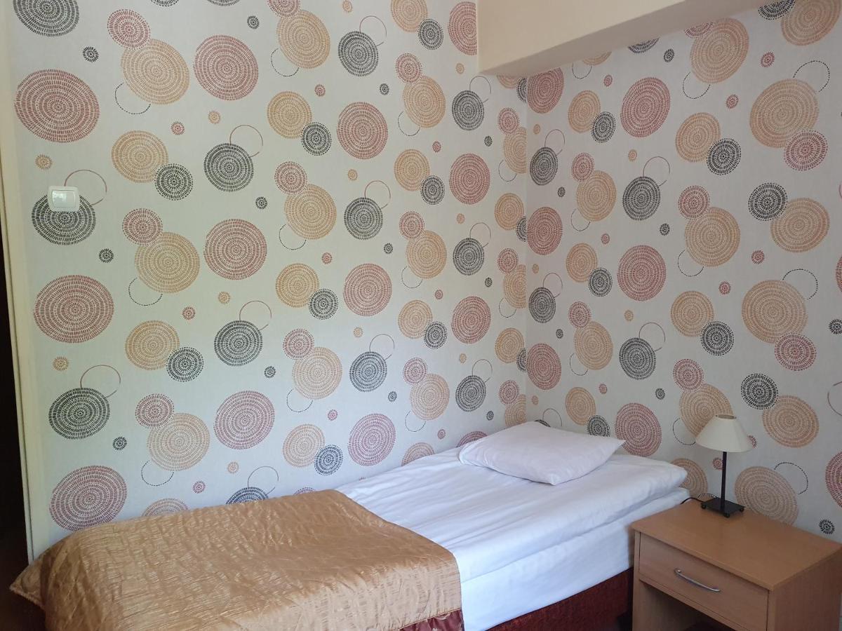 Hotel Iskra Rzeszów Esterno foto