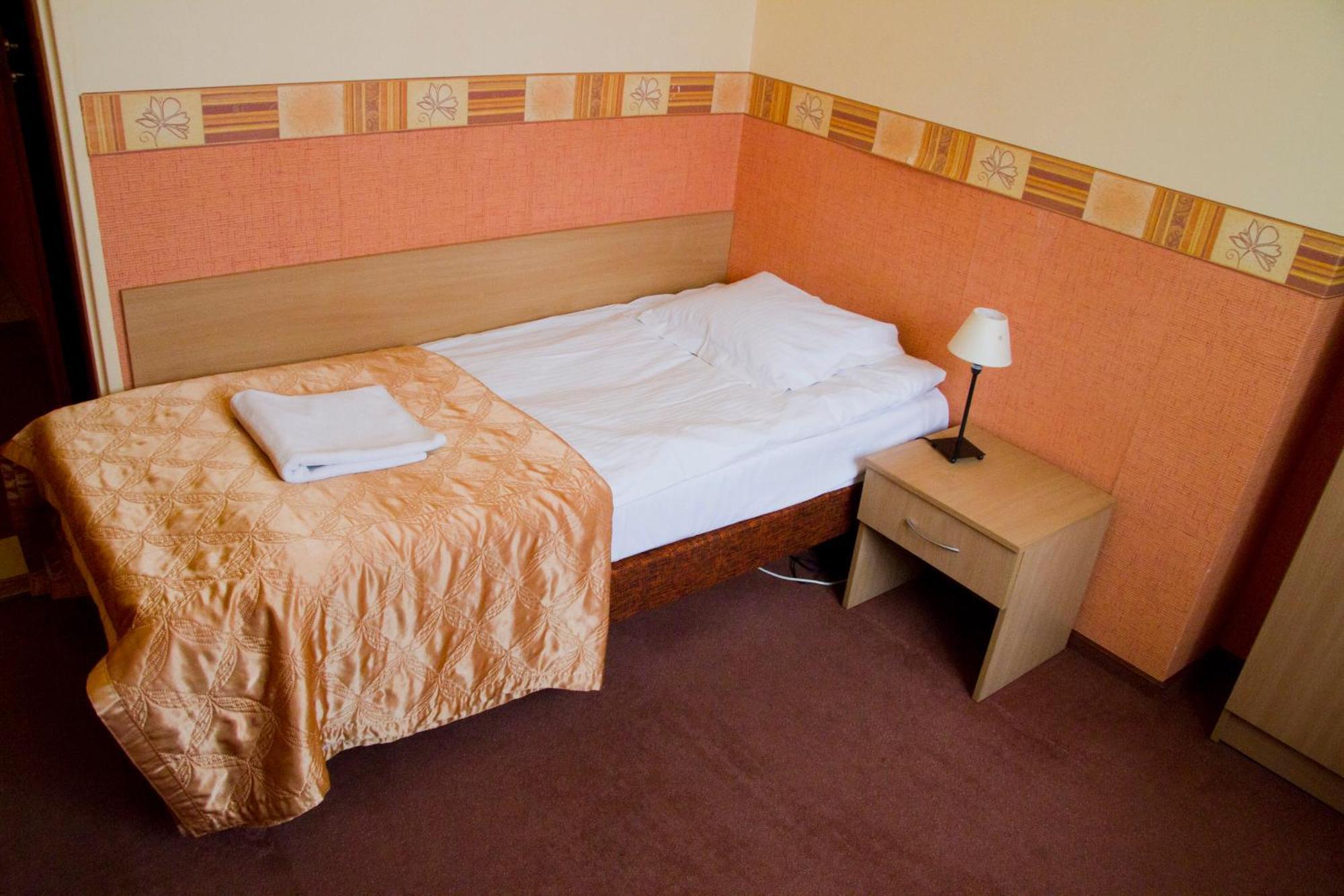 Hotel Iskra Rzeszów Esterno foto