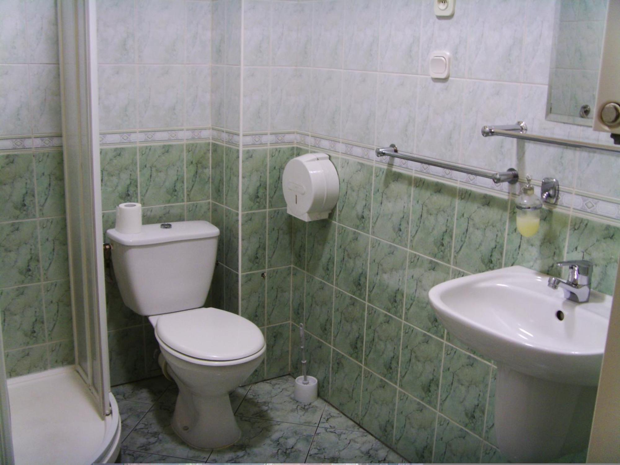 Hotel Iskra Rzeszów Esterno foto