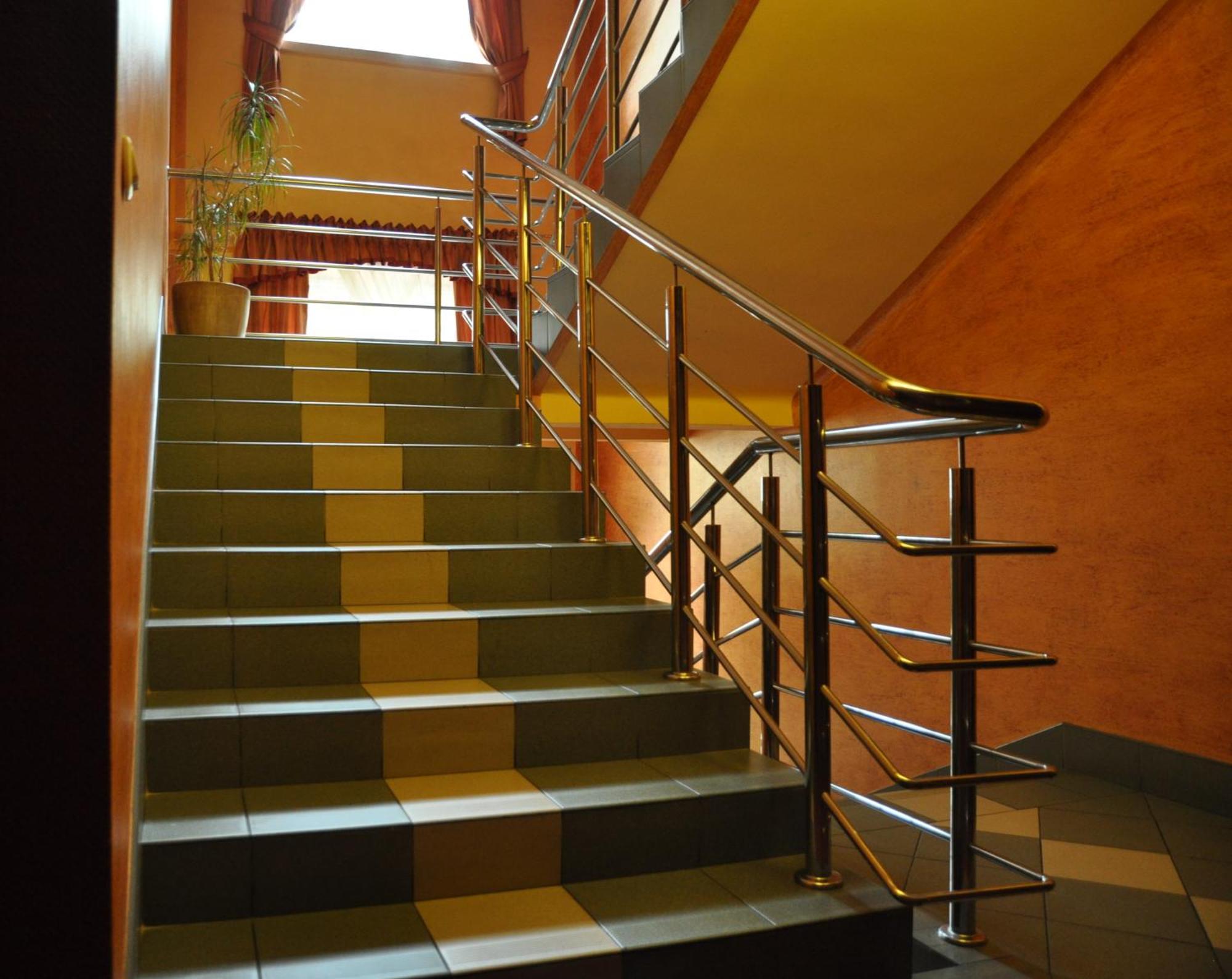 Hotel Iskra Rzeszów Esterno foto