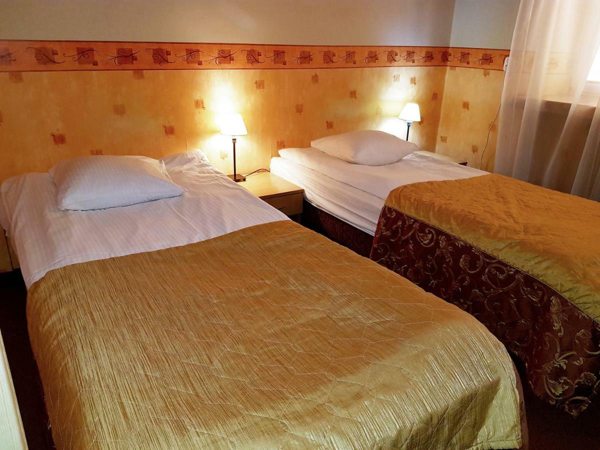Hotel Iskra Rzeszów Esterno foto
