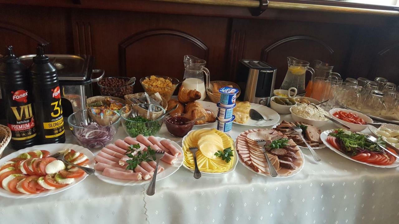 Hotel Iskra Rzeszów Esterno foto
