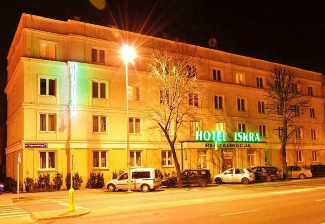 Hotel Iskra Rzeszów Esterno foto